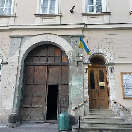 Apartment With The View Of The Opera House Lviv Exterior photo